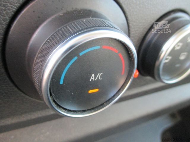 Jääkaappikorinen pakettiauto NISSAN Interstar 2.3DCI Thermoking bis -20C Netto¤13750