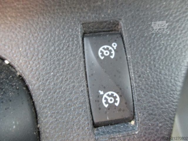 Jääkaappikorinen pakettiauto NISSAN Interstar 2.3DCI Thermoking bis -20C Netto¤13750