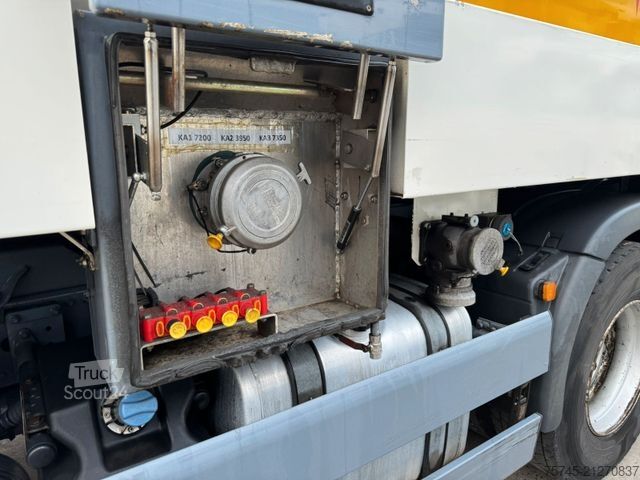 LKW mit Tankaufbau MAN TGS 26.360*3 KAMMER MIT OBEN UND UNTEN*LENK&LI