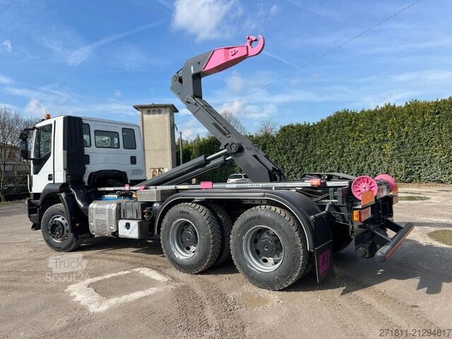 Camión portacontenedores de gancho IVECO IVECO TRAKKER 360 SCARRABILE 6X4