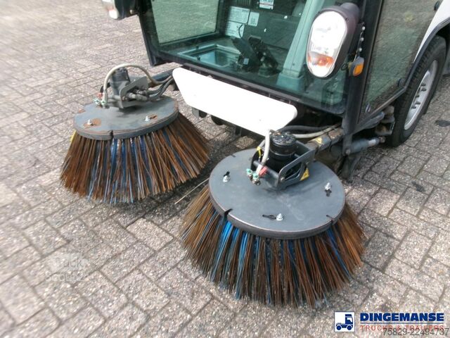 Varredora de rua Boschung S2 street sweeper