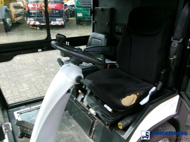 Varredora de rua Boschung S2 street sweeper