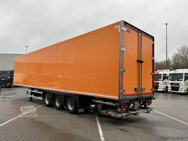 Gekoeld/bevroren transport SOR Iberica SOR-S3E / Carrier Vector 1550 / Frigo / Loadlif...