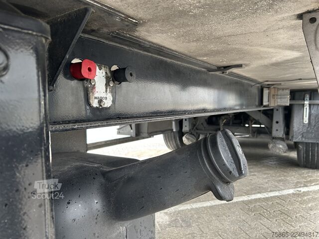 Gekoeld/bevroren transport SOR Iberica SOR-S3E / Carrier Vector 1550 / Frigo / Loadlif...