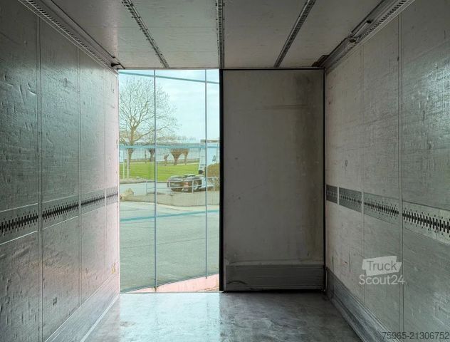 Reefer semitrailer SCHMITZ CARGOBULL SKO 24 THERMO KING SL 400-e FLOWERWIDE HOLLAND-T