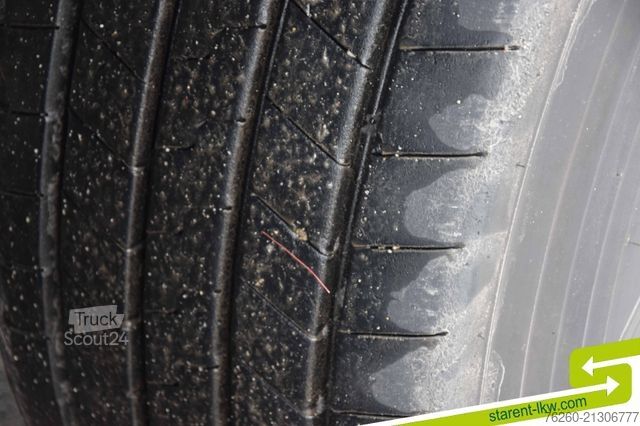 Hladilna polprikolica SCHMITZ CARGOBULL ThermoKing SLXi300 DD Ferry Lashing FP60 MIETE