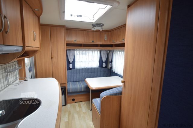 Caravane HOBBY De Luxe Easy 440 SF mit Vorzelt