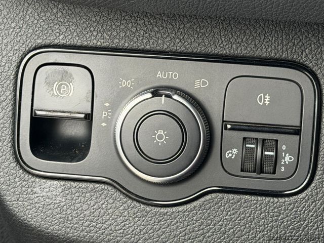 Kombi z visokim stropom MERCEDES-BENZ Sprinter 314 FWD L2H2*Klima*Tempomat*MBUX*2t AHK