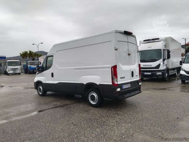 Slēgtais furgons Iveco DAILY 35S16