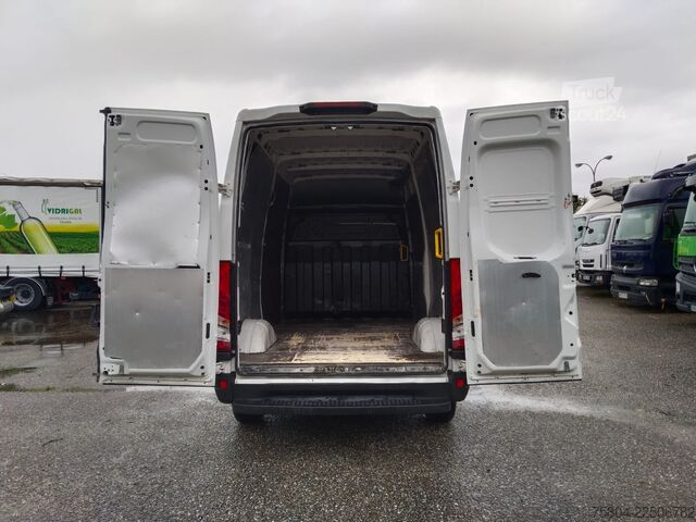 Slēgtais furgons Iveco DAILY 35S16