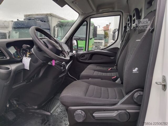 Slēgtais furgons Iveco DAILY 35S16
