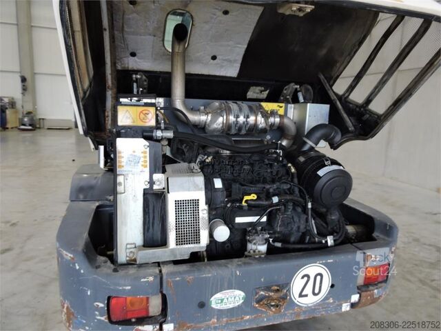 Ratinis krautuvas TEREX TL70 + Fork