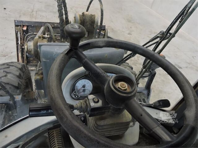 Ratinis krautuvas TEREX TL70 + Fork
