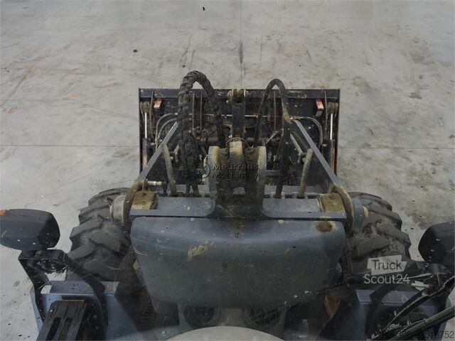 Ratinis krautuvas TEREX TL70 + Fork