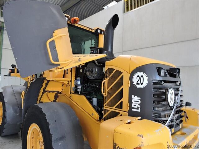 Ratinis krautuvas VOLVO L90F 3rd Function