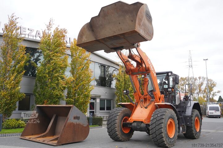 Krumplinis krautuvas Hitachi ZW220 articulated loader / 2 buckets