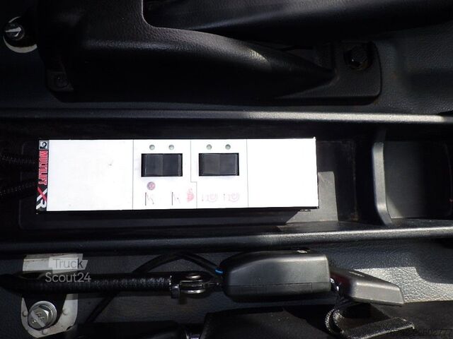 Damperli panelvan FUSO Canter 7 C 18 HIAB Abroller/AHK/Klima/LED/24 tkm