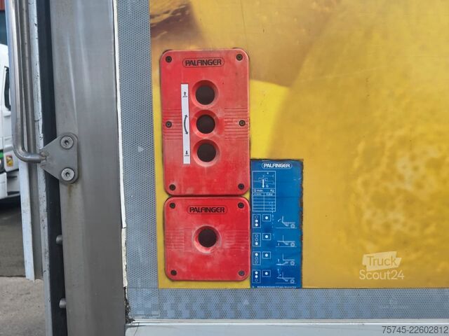 Camion frigorifique VOLVO FM420*FRIGOBLOCK*ROHR DURCHLADER*LBW  2.5T*