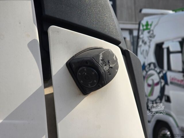 Camion frigorifique VOLVO FM420*FRIGOBLOCK*ROHR DURCHLADER*LBW  2.5T*