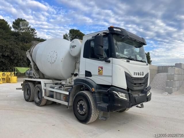 Camión hormigonera Iveco X-WAY 420 MALAXEUR 6m3 6X4