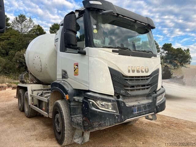Camión hormigonera Iveco X-WAY 420 MALAXEUR 6m3 6X4