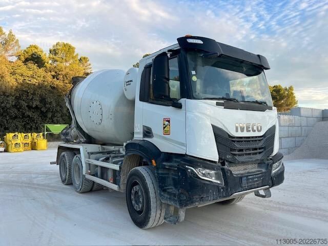 Camión hormigonera Iveco X-WAY 420 MALAXEUR 6m3 6X4