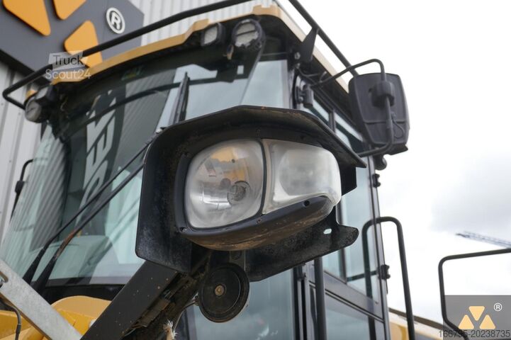 Carregadora de rodas Caterpillar 980M