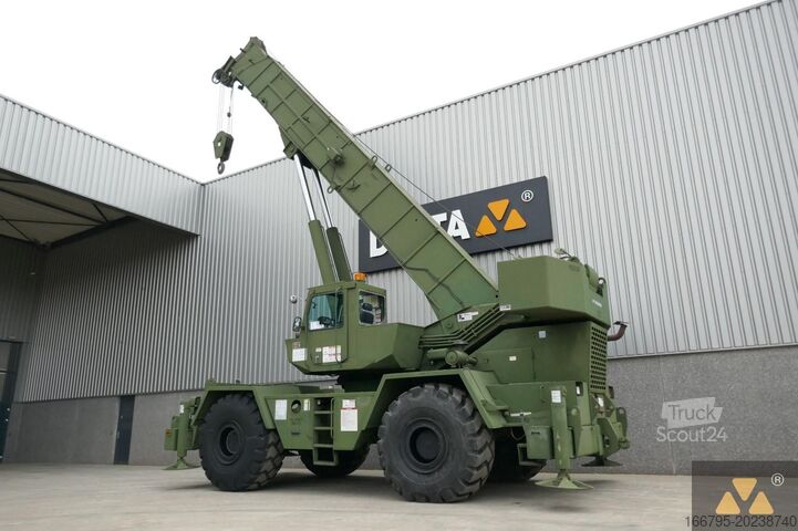 Durva terepjáró daru Grove RT875 Ex-army