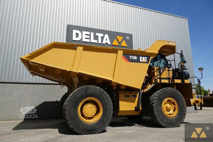 Samovozilo Caterpillar 772G