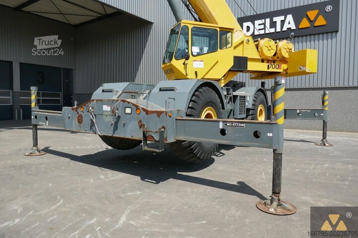 Grubaus reljefo kranas Grove RT700E
