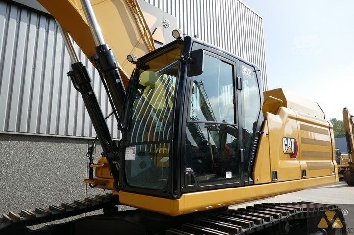 Excavator pe șenile Caterpillar 352