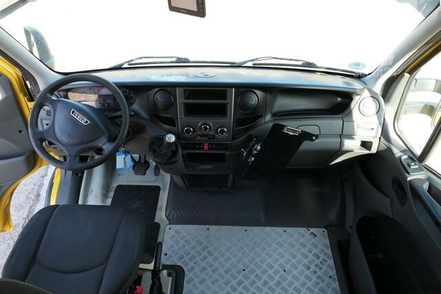 Furgão fechado iveco Daily 35 S11 C30C AUTOMATIK KAMERA Regale LUFT DURCHGANG EURO-5 CoC