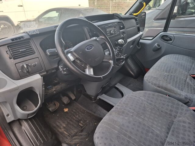 Fourgon tôlé Ford Transit 