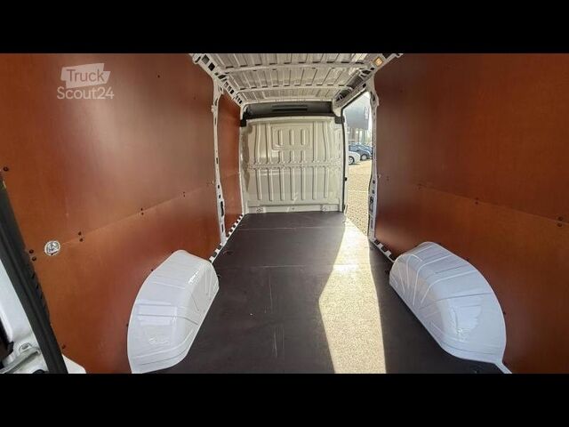 Fourgon surélevé Opel Movano