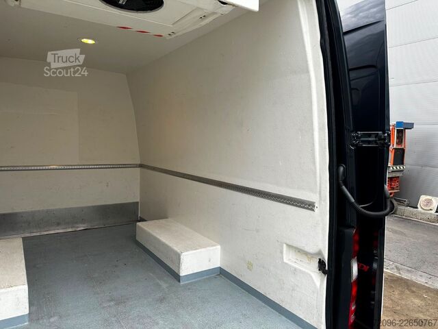 Фургон-рефрижератор MERCEDES-BENZ Sprinter 519cdi Carrier 2-Zonen Kühlung, Klima