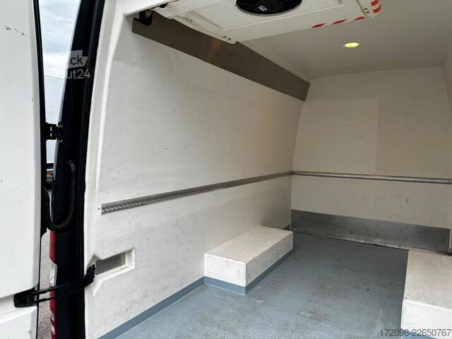 Фургон-рефрижератор MERCEDES-BENZ Sprinter 519cdi Carrier 2-Zonen Kühlung, Klima
