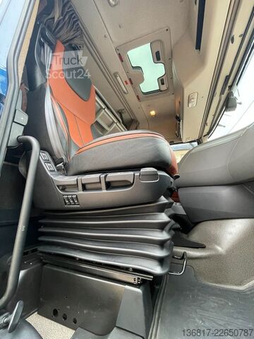 Лісовоз DAF XF 510 FAT 6x4 Holztransport Ladekran Palfinger