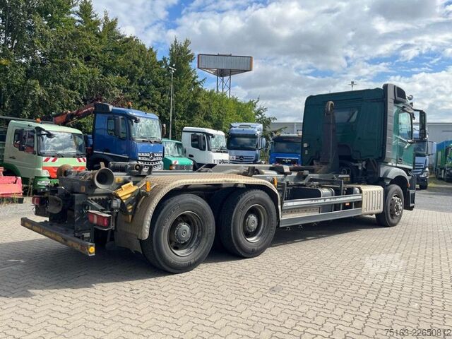 Контейнеровоз з гачком (рол-офф) MERCEDES-BENZ Arocs 2643 6x6 HAD Abrollkipper Meiller 30to