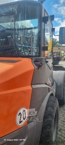 Kolový nakladač HITACHI ZW95