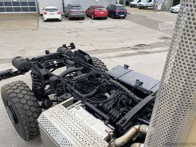 Camión para usos especiales UNIMOG Unimog U4023 Wüstensand
