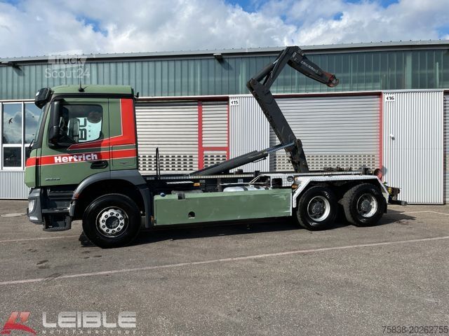 Roll-off tipper truck MERCEDES-BENZ Arocs 2643 6x4 Gergen Knickarm*AP Achsen*
