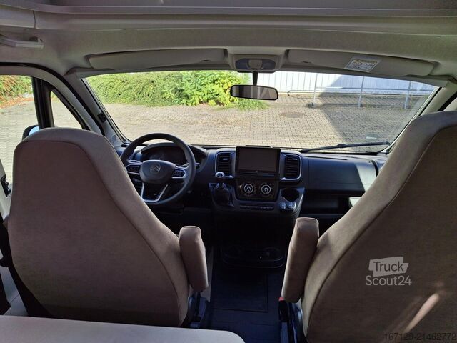 Camper semintegrato CARADO T 448
