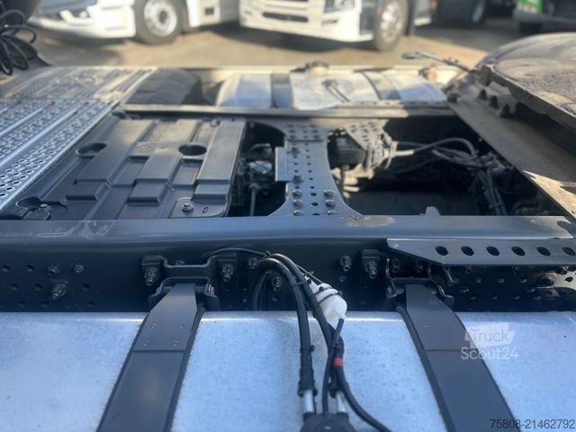 Standard SZM MERCEDES-BENZ Actros1851 Safety 1150L Xenon Retarder Standklim