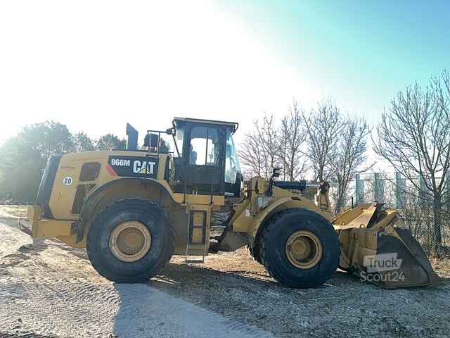 Chargeuse Caterpillar 966M