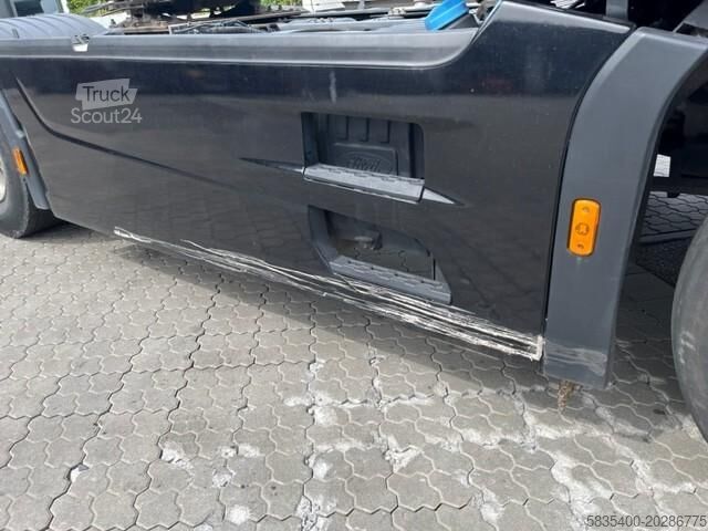 Standard nyergesvontató Ford F-MAX Black - slightly damaged but still good !!