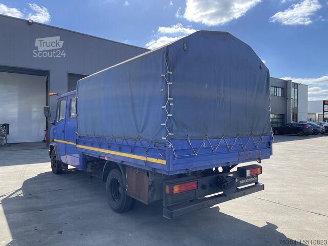 Przesuwna ciężarówka z plandeką Mercedes-Benz 508 D