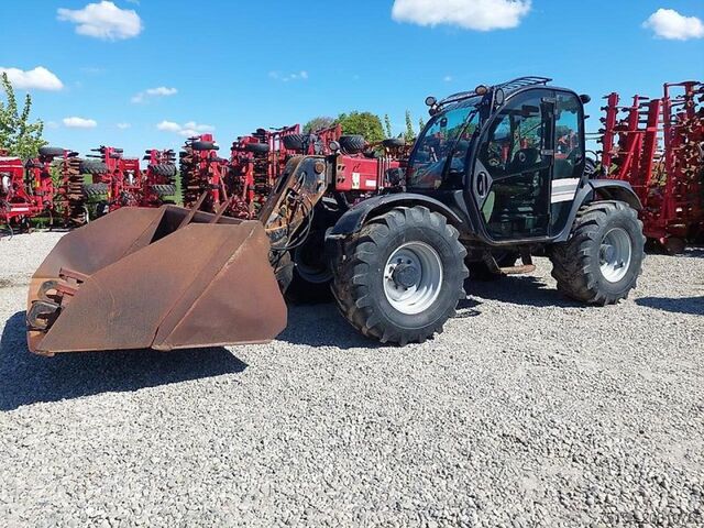 Teleszkópos rakodó Case-IH IH Farmlift 742