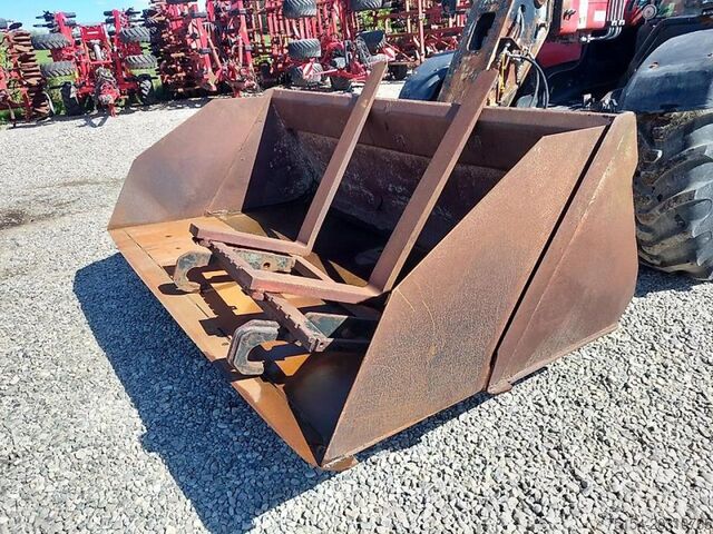 Teleszkópos rakodó Case-IH IH Farmlift 742