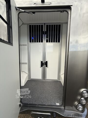 Veetransporter Horsetruck Renault Master / Equita Paardenwagen  Horsetruck Hengsten uitv