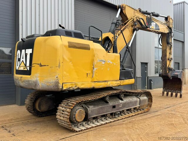 Rupsgraafmachine Caterpillar 323E